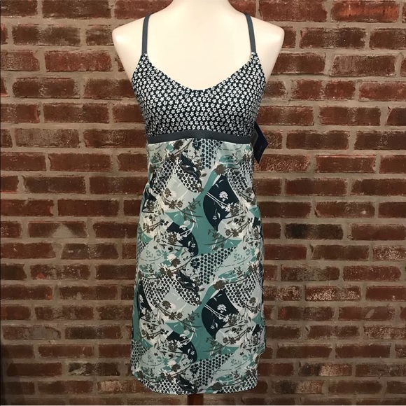 Title nine Dresses & Skirts - NEW Title Nine Athletic Racerback Dress +Bra Med